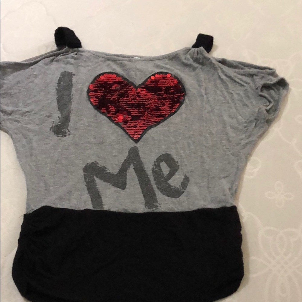 Off the shoulders shirt